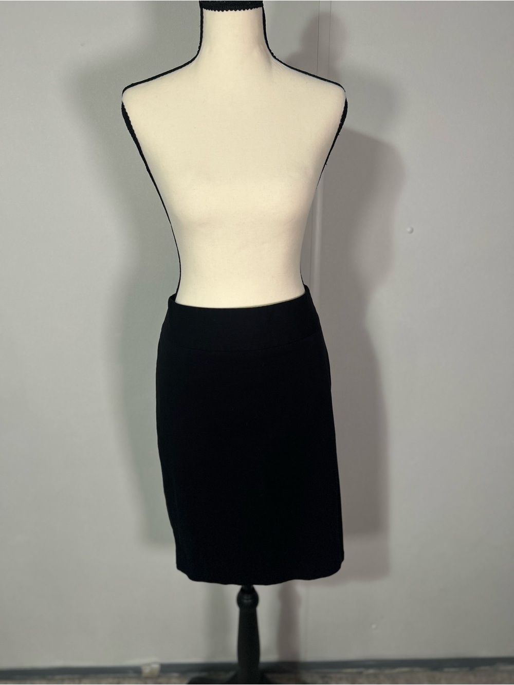 Liz Claiborne Black Pencil Skirt - Sleek Workwear